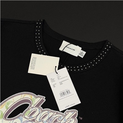 Женская футболка с принтом и стразами КОУ*Ч