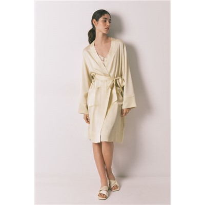 Bata corta satén amarilla