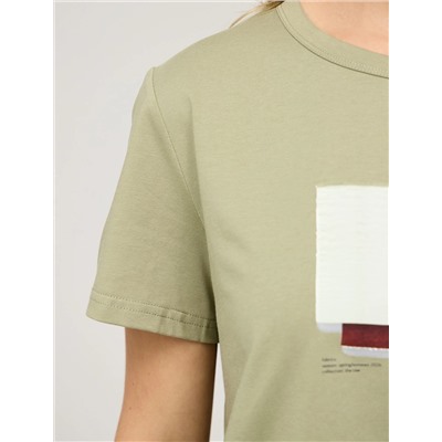 Зеленая футболка "Отрезки ткани"