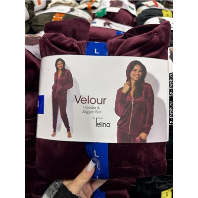 Женский костюм