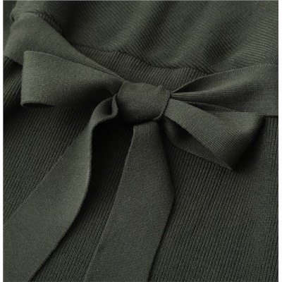 Элегантное и просторное трикотажное платье с рукавами «летучая мышь»