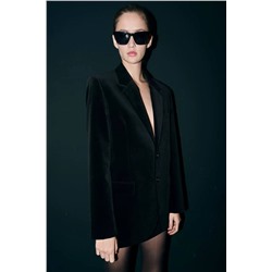 Zar*a ♥️  Бархатный однобортный пиджак с зубчатыми лацканами и подплечтками.. реплика высокого качества, цена на оф сайте выше 14 000 👀