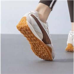 Кроссовки в ретро