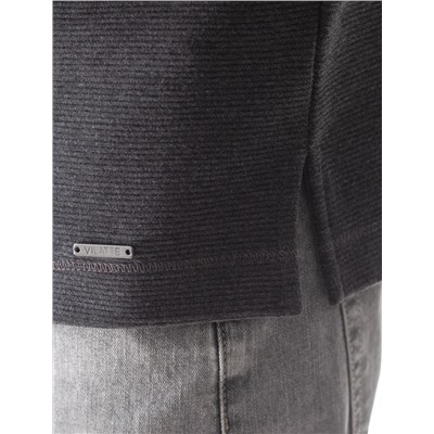 Джемпер базовый из мягкого фактурного трикотажа с круглым воротом