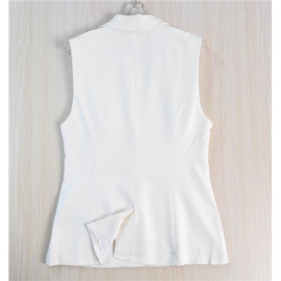 Женский пиджак без рукавов