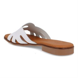 3000 - BDA
                SANDALIAS PLANAS