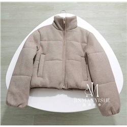 Женская куртка с вязаной фактурой