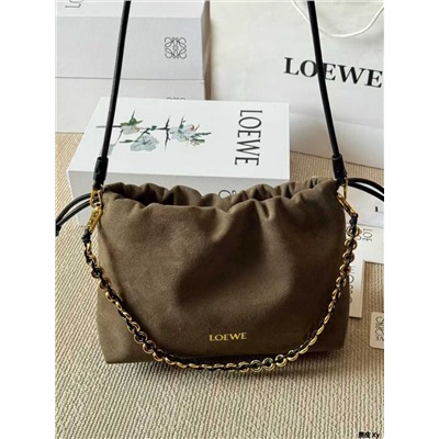 Стильная замшевая сумка  LOEW*E