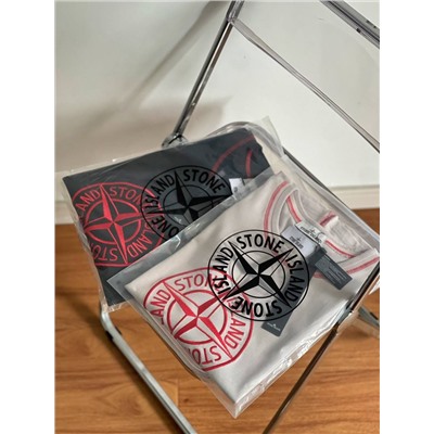 Футболка с вышитым логотипом на груди  2 цвета