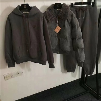 Костюм тройка