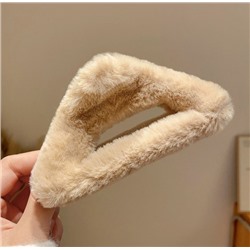 Пушистый крабик для волос