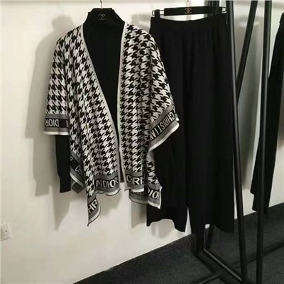 Костюм тройка