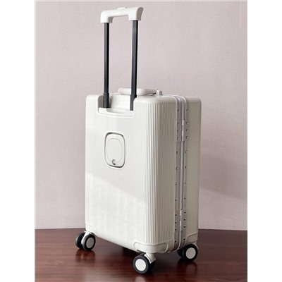 Чемодан на колёсах с алюминиевым каркасом БОС*С