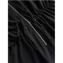 Kleid im sportlichen Stil