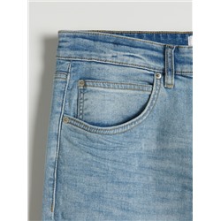 Jeans im Carrot-Fit mit schmalem Bein