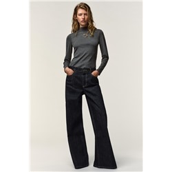 HIGH NECK T-SHIRT WITH BROOCH