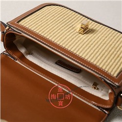 Небольшая женская сумка с плетением, что сейчас очень модно и стильно   Экспорт в Европу