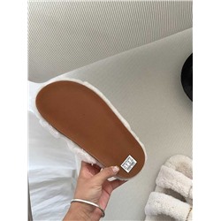 Милые тапочки  УГ*Г с пряжкой