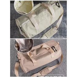 Удобная спортивная сумка  ESSENTIA*L