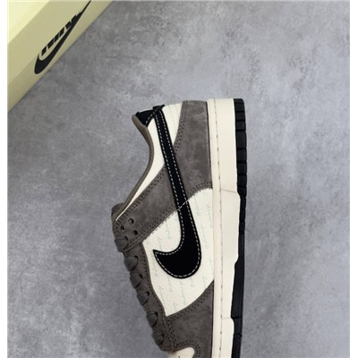Nike SB Dunk Low