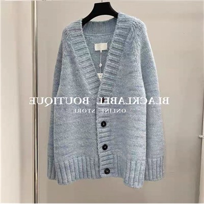 Тёплый женский кардиган в двух трендовых цветах