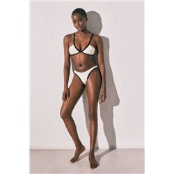 Top bikini triangular blanco semi brillante