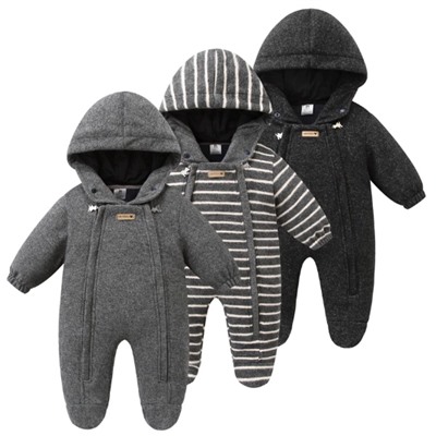 Комбезик, просто любовь, очень крутой, внешне схоже на шерсть, внутри утеплитель тонки,  теплая весна/ осень.