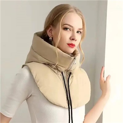 Накладной капюшон. Необходимая вещь, если ваша куртка или пальто оного не имеет  Унисекс модель