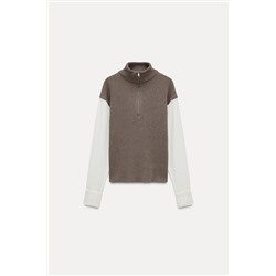 CONTRAST T-SHIRT AND VEST