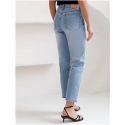 Укороченные джинсы c декоративной стиркой из эластичного плотного денима