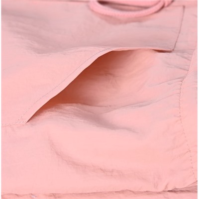 Тонкая ветровка с капюшоном