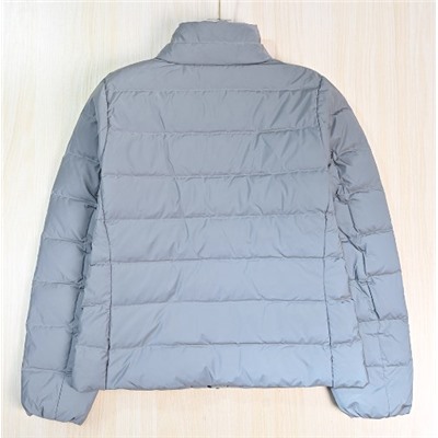 Женская курткаиз светоотражающей ткани 80% флиса, воротник-стойка, ветрозащитная и тёплая, приталенная