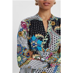 Blusa estampada cuello pico