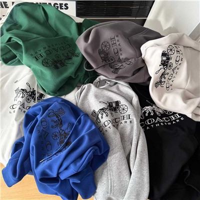 Повседневный свитер с капюшоном КОУ*Ч