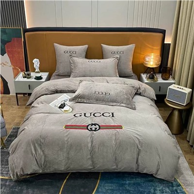 Скидки 🍀велюр 299ю  Размер : евро & кингсайз  Евро :  Пододеяльник 200*230  Простыня 250*250 Наволочки 48*74*2шт  Кингсайз:  Пододеяльник 220*240 Простыня 250*270 Наволочки 48*74*2шт