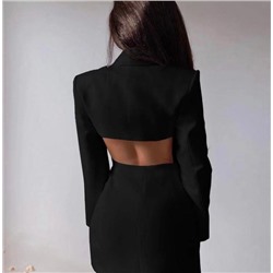 Двубортный костюм с открытой спиной