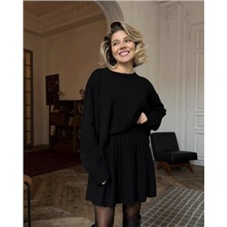 Костюм однотонный свитер с круглым вырезом + костюм с плиссированной юбкой