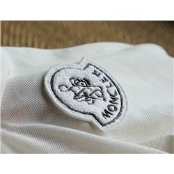 Мужская футболка polo  Отшиты на фабрике из остатков оригинальных тканей бренда (цена на оф сайте выше 45 тыс ) 🤍 Moncle*r