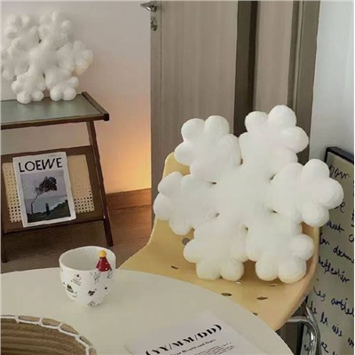 Подушка снежинка. 40 см