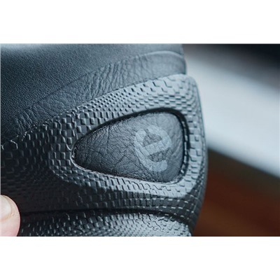 Мужские и женские кроссовки  ЭКК*О