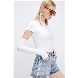 Camiseta y guantes largos Blanco