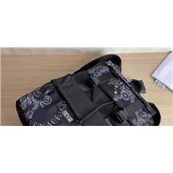 Нишевый рюкзак с принтом на шнурке с откидной крышкой. Versac*e Jeans Couture