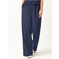 Брюки свободного кроя из костюмной ткани