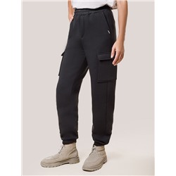 Брюки джоггеры с накладными карманами из футера трехнитки с начесом