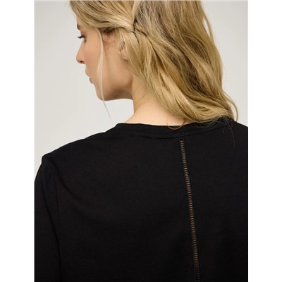 Черная футболка "Мережка"