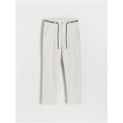 Chinohose mit hohem Baumwollanteil
