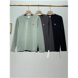 Лонгслив Изящный вышитый логотип бренда, ткань из чистого хлопка. Он эластичен и очень приятен на ощупь. На ощупь он напоминает воск и настолько удобен, что заставляет вас плакать ~ Даже если вы носите его слой за слоем, он не ощущается. раздутый и удобно сидит. Детали ручной работы очень хороши, и он также очень подходит для ежедневных поездок на работу и занятий спортом. Его можно носить отдельно или как внутренний слой. Это очень практично!