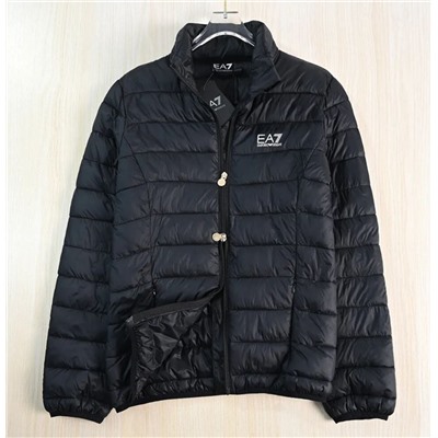 Женская легкая и компактная куртка с воротником-стойкой и невидимым капюшоном  ЭМПОРИО АРМАН*И