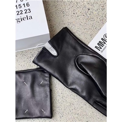 Женские утепленные кожаные перчатки  MAISO*N MARGIEL*A