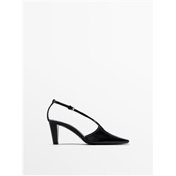 Zapato tacón tiras cruzadas